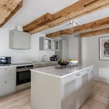Apartamento With Exposed Ceiling Beams Copenhague