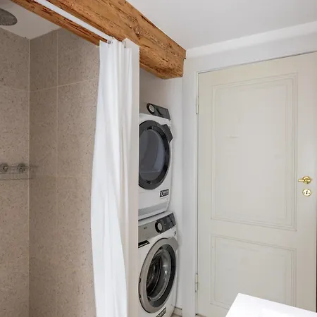 Apartamento With Exposed Ceiling Beams Copenhague