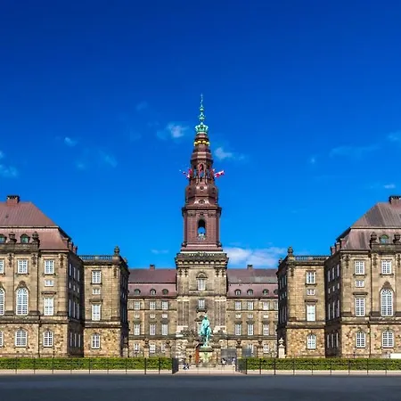 With Exposed Ceiling Beams København
