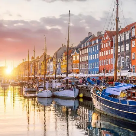 With Exposed Ceiling Beams Lejlighed *