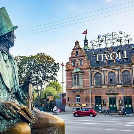 With Exposed Ceiling Beams København