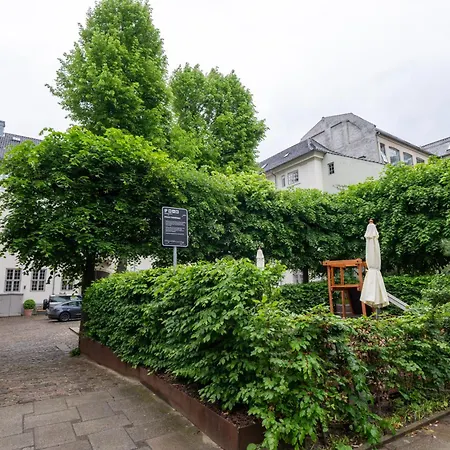 With Exposed Ceiling Beams * København