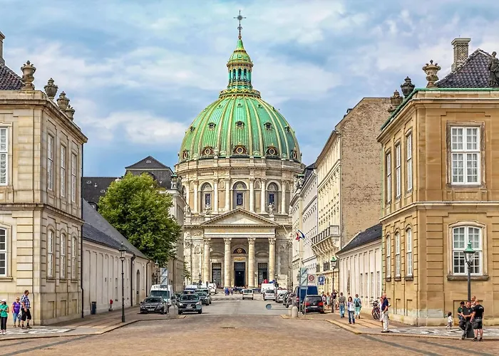 With Exposed Ceiling Beams Apartman *