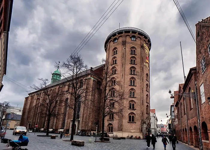 Apartamento With Exposed Ceiling Beams