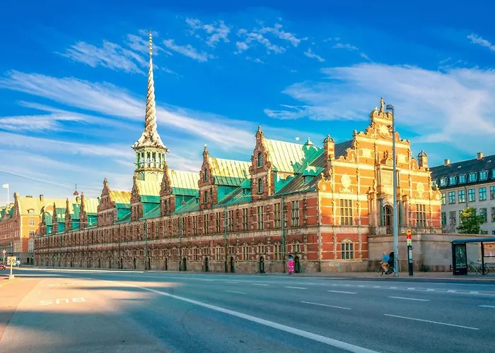 With Exposed Ceiling Beams Apartamento