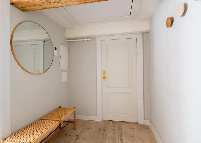 Apartamento With Exposed Ceiling Beams *