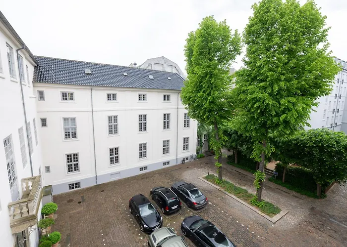 With Exposed Ceiling Beams Copenhaga